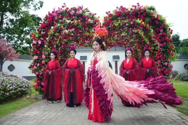 第六届观音山姻缘节拉开序幕，月老、红鸾星君送良缘啦~