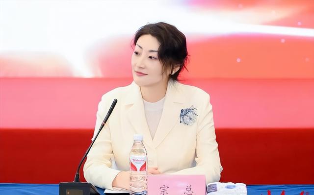 没想到，宗馥莉辞职娃哈哈董事长后，竟因一特殊举动实现口碑暴增