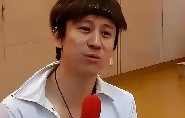 那个连登14次春晚的歌坛巨星，如今家产被拍卖住进养老院？