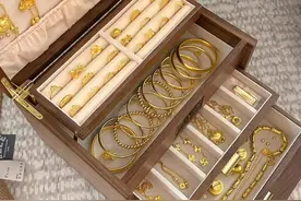 县城黄金店铺越来越多，年轻人怎么沉迷买黄金了？图片