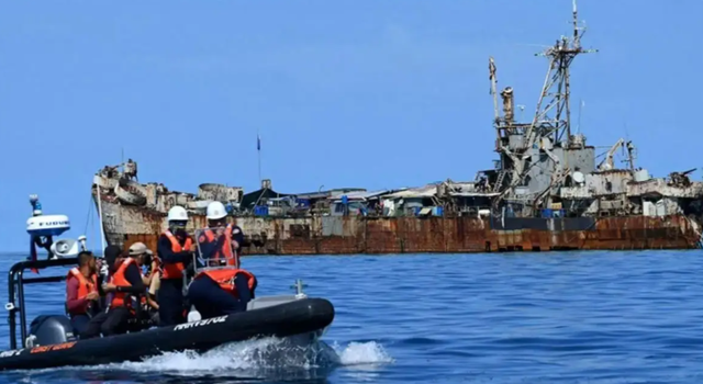 曾趴在中国仁爱礁9000多天的菲律宾军舰，如今已经再也拖不走了！