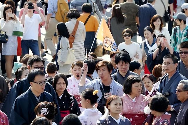 出国最不受欢迎的中国游客行为，第一条99%的人都干过！