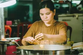新加坡人偏爱外出用餐而少在家做饭，原因何在？图片