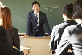 书记和校长谁是“一把手”？中小学校党组织领导的校长负责制，要走好“一盘棋”图片