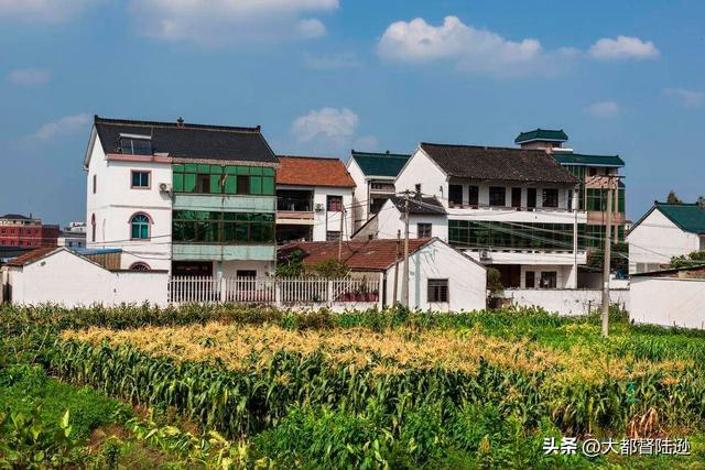 为什么不让城里人到农村买房？未来农村会迎来新的发展机会吗？