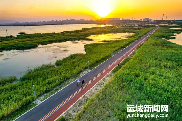 遛娃骑行太惬意！鸭子池真是个“绿色宝藏”