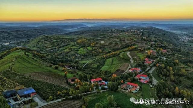 秋染康乐：藏在山水间的诗与远方