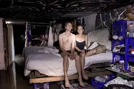 美国下水道里的“鼠人”，一天花费3美元，虽然穷但却过得很精致图片