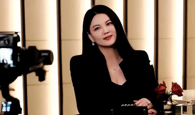 王岳伦也没想到，李湘捧在手心的女儿王诗龄，竟给她惹了个大麻烦