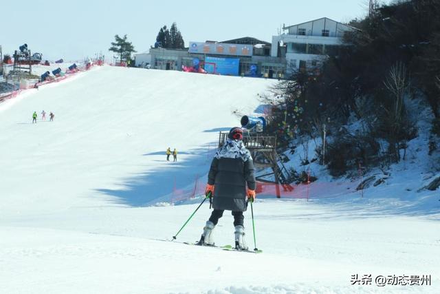 南国冰雪启新篇 凉都冬游焕活力——2025—2026六盘水滑雪季启幕