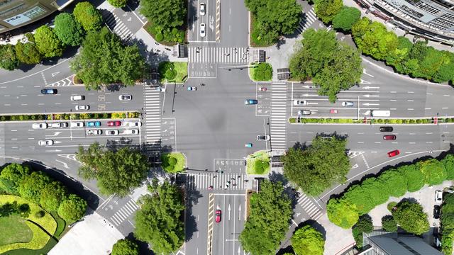 中国最大的工业城市，拥有40多座工业区，却发展出众多网红景点