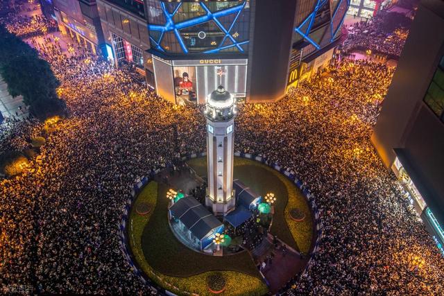 一个重庆人从天津旅游回来，实话实说，都是直辖市差别还是有点大