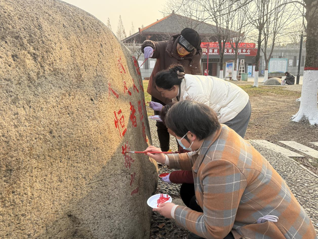 “石语树画 艺绘西峡”：志愿服务绘就城市文化新画卷