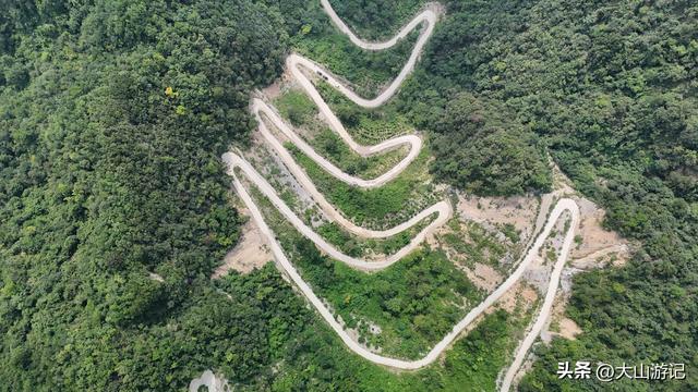 襄阳“72道拐”探秘：保康车峰沟盘山公路