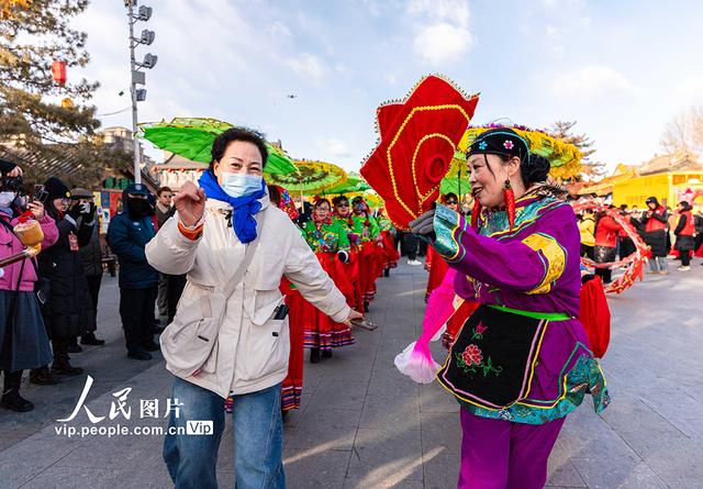 内蒙古呼和浩特：文化庙会贺新春