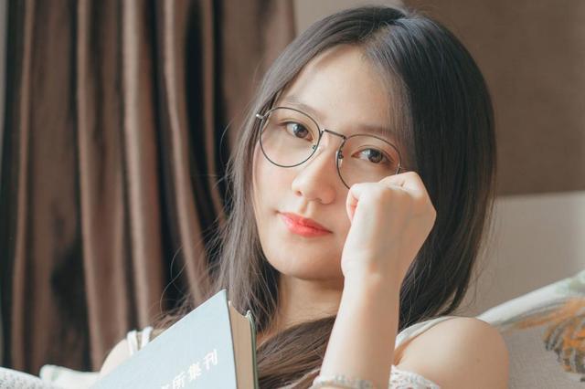 探探怎么约女生出来？别刚匹配就问，先聊出好感再开口