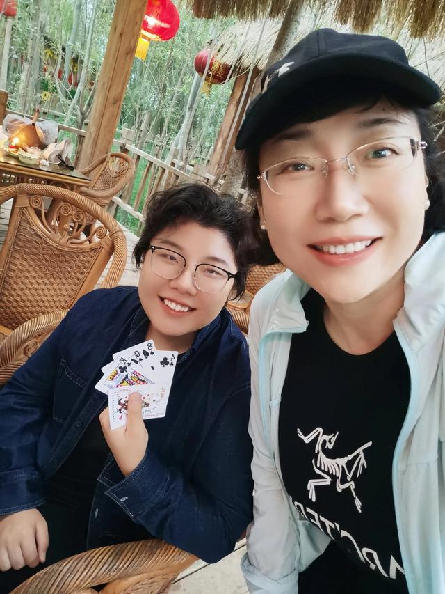 渔夫山寨的虹鳟金鳟鱼