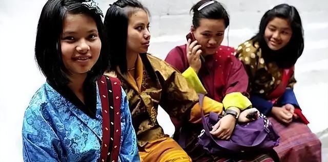 战后越南是怎么恢复人口的？当地女性忍痛讲述，这个方法太狠了