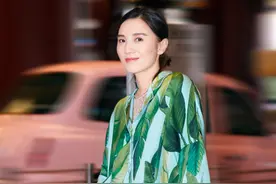姐弟恋！44岁宋佳已婚两年 44岁高龄 还能生孩子吗？图片