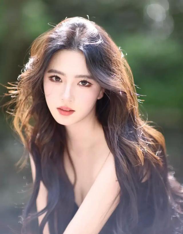 谁懂啊！北京这位校花也太绝了，167cm/44kg像从画里走出来的！