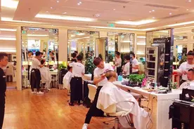 近日一男子吐槽理发店太装引发共鸣，你是不也都有同感图片