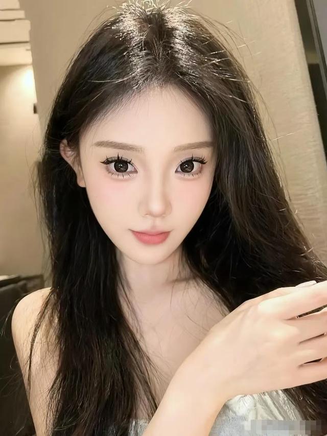 宁夏一校花美出圈，仙姿玉色，花容月貌，美得让人移不开眼！