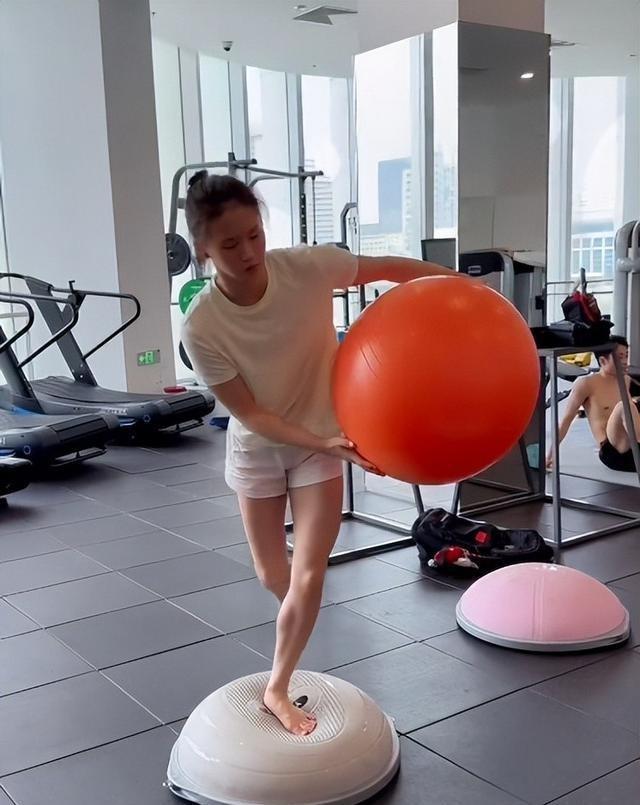 这一次当众落泪的陈芋汐，给全红婵提了个醒，原来周继红说的没错