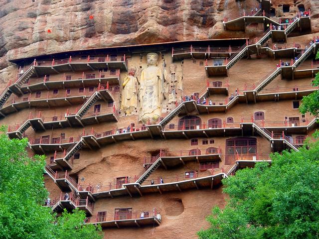 甘肃旅游：两访四大石窟之一的麦积山（图）