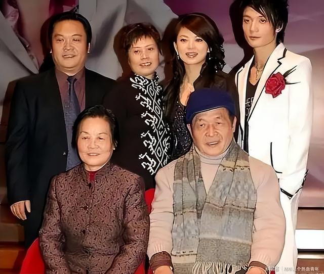 李湘被禁关5天后，家境被扒底朝天	，父母身份曝光，果然不简单