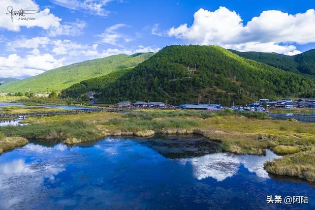 到泸沽湖“走婚”,这条300米的水上长桥肯定是要上去一趟的