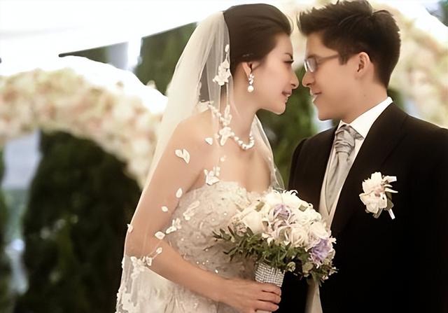 霍启仁举行婚礼，大嫂郭晶晶缺席	，让人讨厌的事情发生了