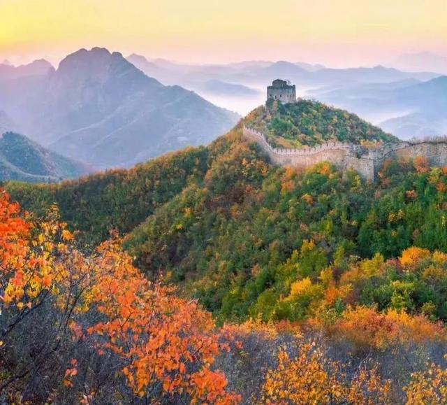 今天进山赏景,秋天的山色太美了,简直是摄影家的天堂