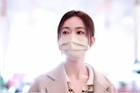 笑麻了，吴谨言挤进丑衣服赛道，我却笑死在婉宁公主李梦的评论区图片