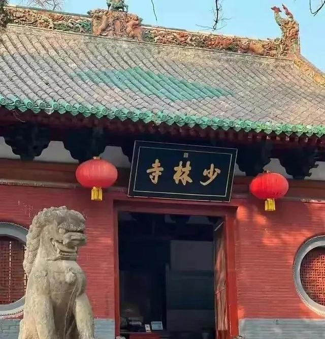 天塌了！释永信被抓不足半月，暴雨拒人，千古名寺再次让人失望！