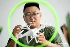 李京恒：乘无人机之翼 燃青少年飞行梦图片