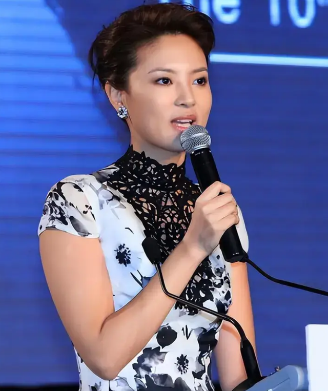 央视最惨女主持，男友死缓、丈夫入狱，如今48岁又被释永信牵连