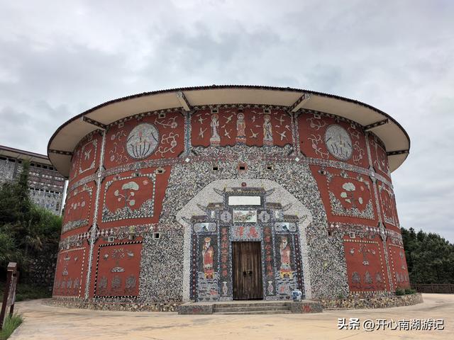 2025年秋老姐俩江西行，景德镇瓷宫，瓷奶奶独有的浪漫