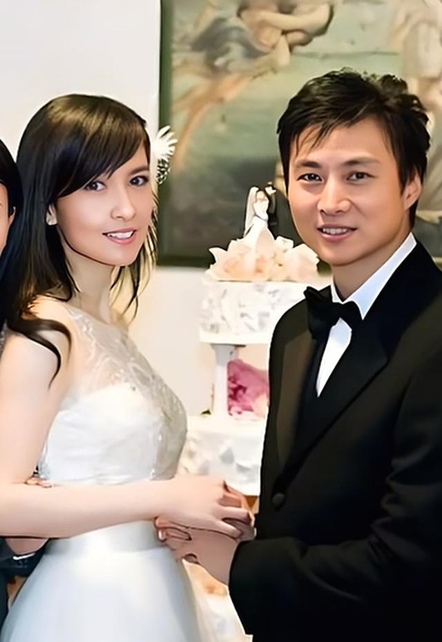 王晶爆料周慧敏：私下很能玩，身上肉和棉花一样软，曝其一大遗憾