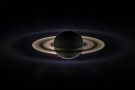 土星环一亿年后消失，地球未来会撕碎月球，获得星环吗？图片