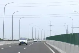 今日18时30分！乌鲁木齐东进场高架部分路段通车啦图片