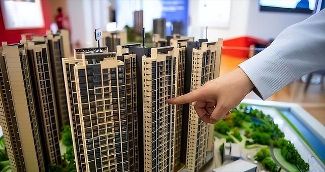 曹德旺预言成真了？我国二三十层的电梯房，或将面临同一个结局？