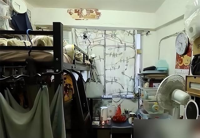 香港一女姑娘火了,蜗居6㎡小屋,月租仅7k,那叫一个岁月静好
