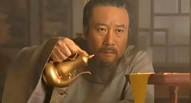 怪不得宋江必须要死，你看梁山“三位女将”的名字连起来是啥