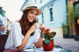 给我们国家，男光棍娶外国美女做老婆，可行吗？图片
