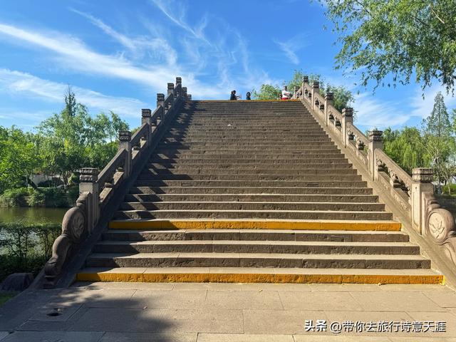 绍兴东湖，宛如巧夺天工的山水大盆景
