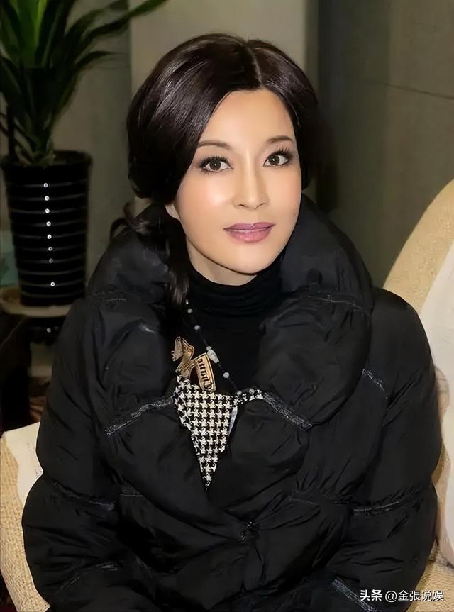 钱再多有什么用？75岁的"风流妖精"刘晓庆，已经走上另一条道路