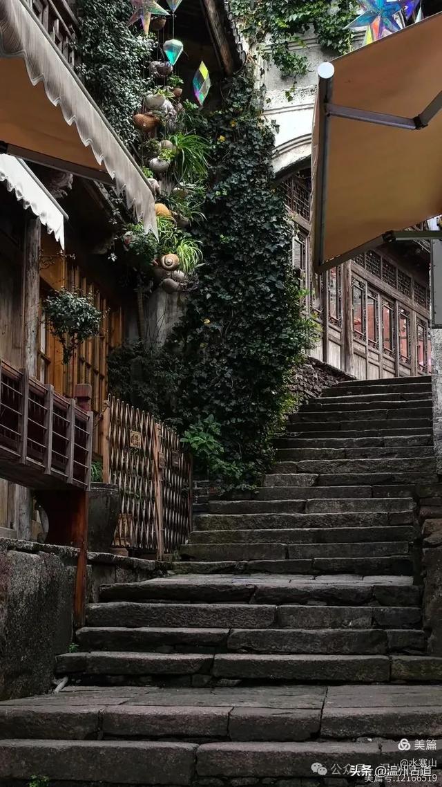 一座古城的光阴故事：600年未散的渔火，藏着最鲜活的人间烟火！