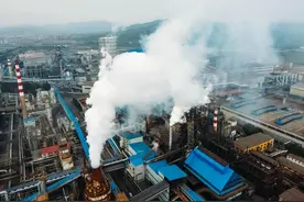 突发！江苏化工巨头厂房失火！或停产1-2个月！图片