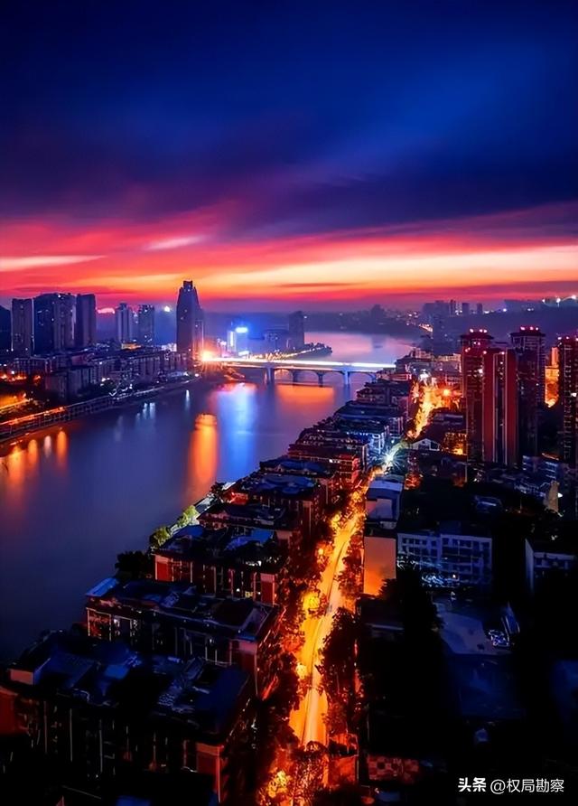 中国旅游版图重新洗牌！12省份收入破万亿，四川凭什么稳居榜首？