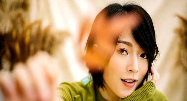 16岁已是“人间尤物”，4年换20个男人，如今收心做人妻风韵犹存